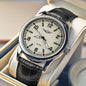 Montre Quartz Homme Business — Boîtier Rond Alliage, Bracelet Cuir, Étanche 3 ATM, Coffret Cadeau Inclus | TechNova X