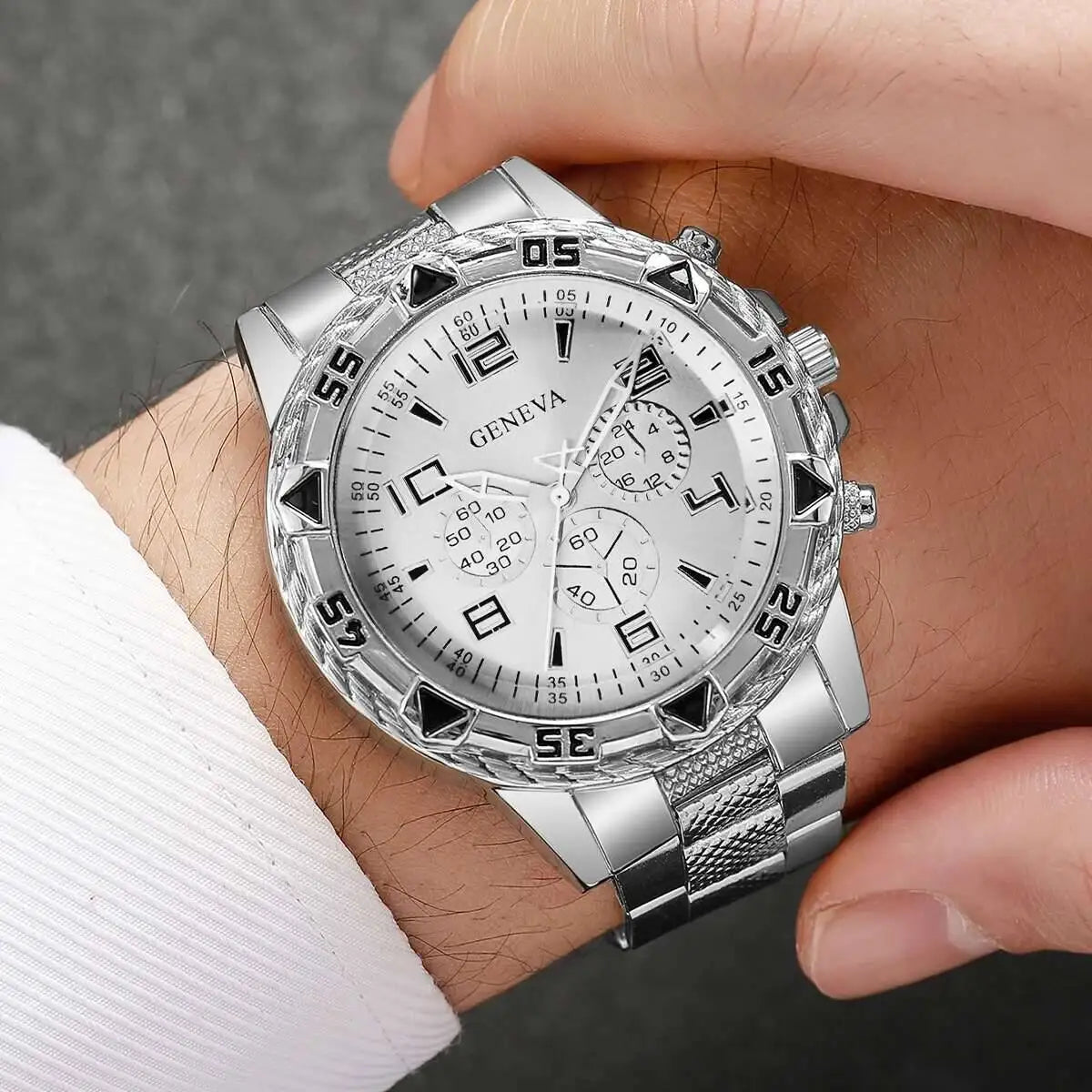 Lot 2 Montres Quartz Homme Business — Grand Cadran 45 mm, Boîtier Alliage, Chiffres Arabes, 4 Styles | TechNova X