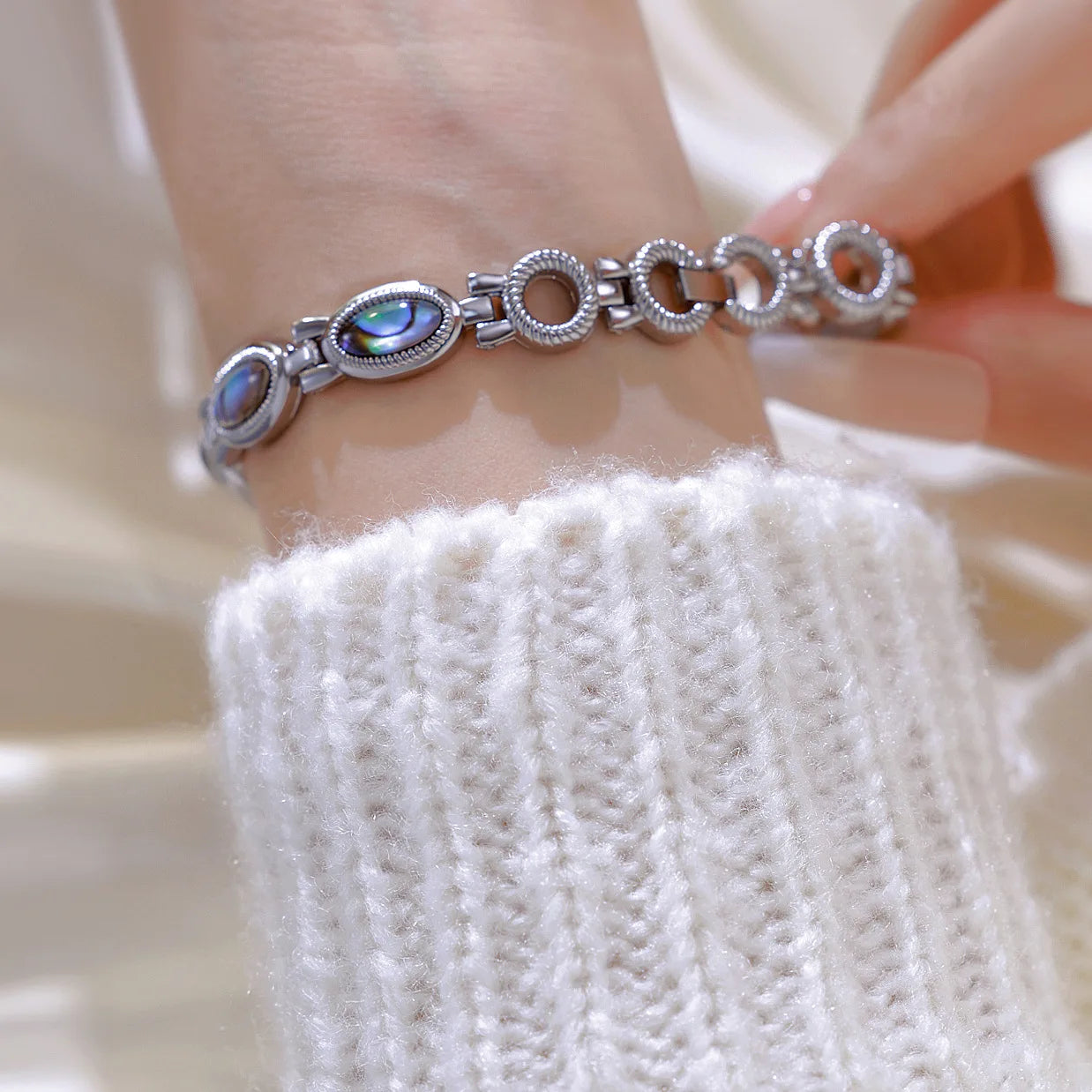 Femmes élégantes Bracelet montres conception Unique mode dames montres pour femme horloge Quartz montres haut de gamme de luxe