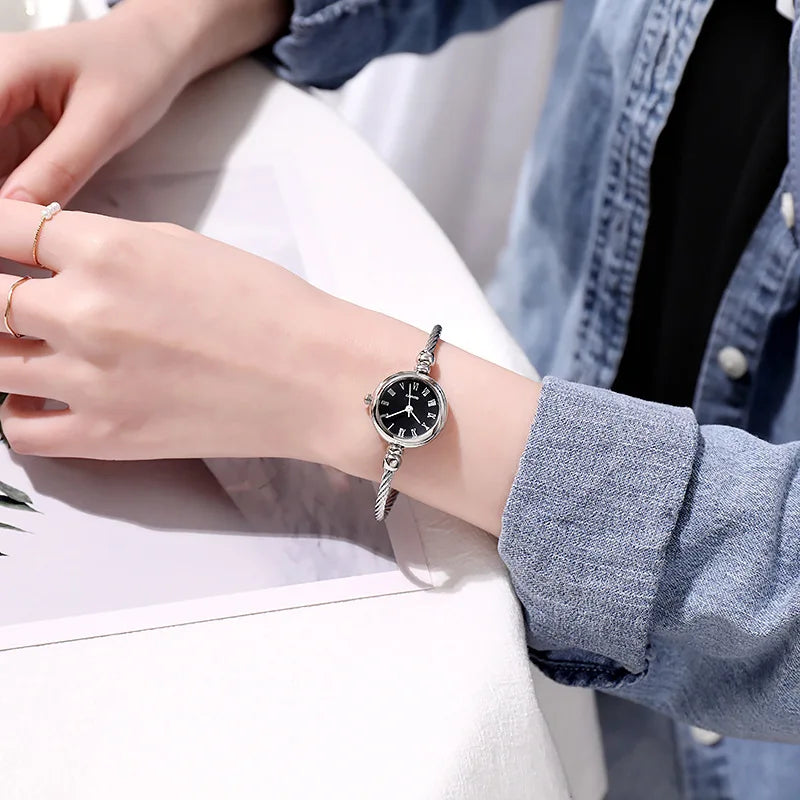 Montre Bracelet Jonc Femme Quartz YIKAZE — Acier Inoxydable, Style Rétro Luxe, 14 Coloris