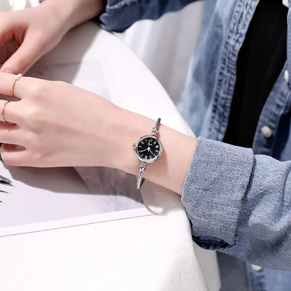 Montre Bracelet Jonc Femme Quartz YIKAZE — Acier Inoxydable, Style Rétro Luxe, 14 Coloris