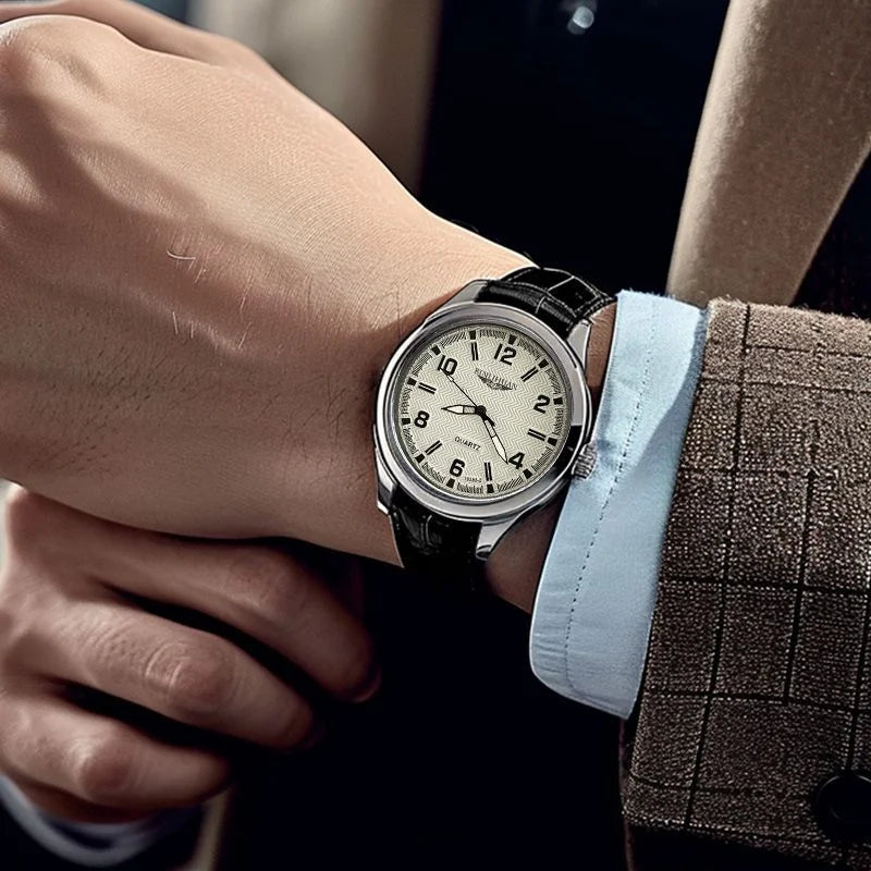 Montre Quartz Homme Business — Boîtier Rond Alliage, Bracelet Cuir, Étanche 3 ATM, Coffret Cadeau Inclus | TechNova X